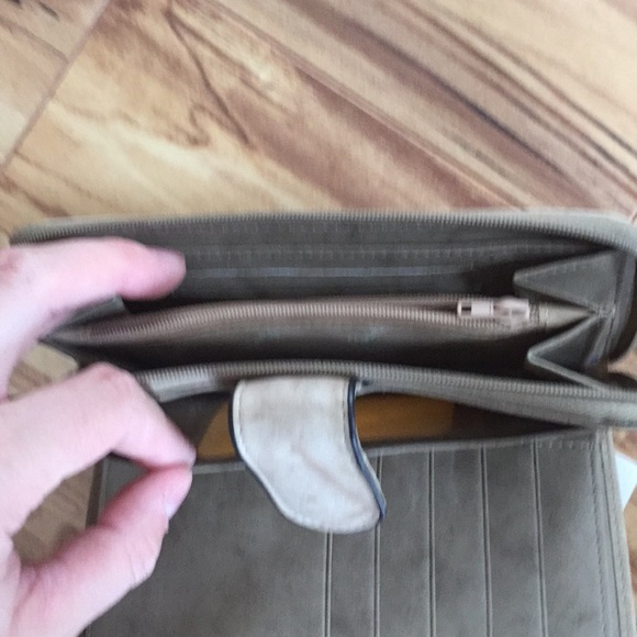 Buxton wallet tan has tags leather - Picture 5 of 8